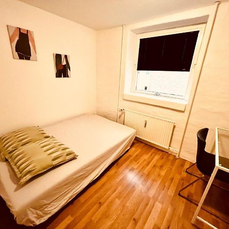 Apartment In The Heart Of Олбор Екстериор снимка
