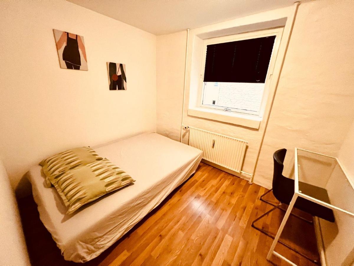 Apartment In The Heart Of Олбор Екстериор снимка